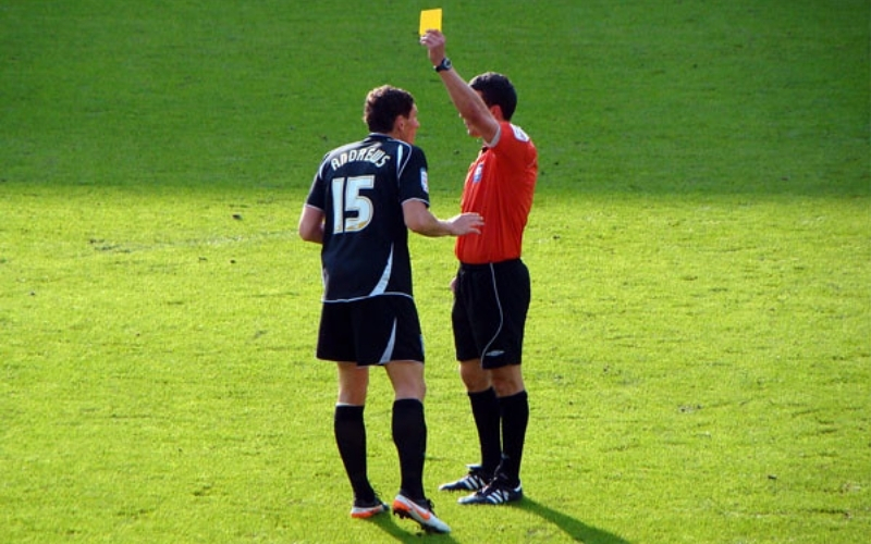 Chiến thuật soi kèo thẻ phạt theo từng giai đoạn trận đấu